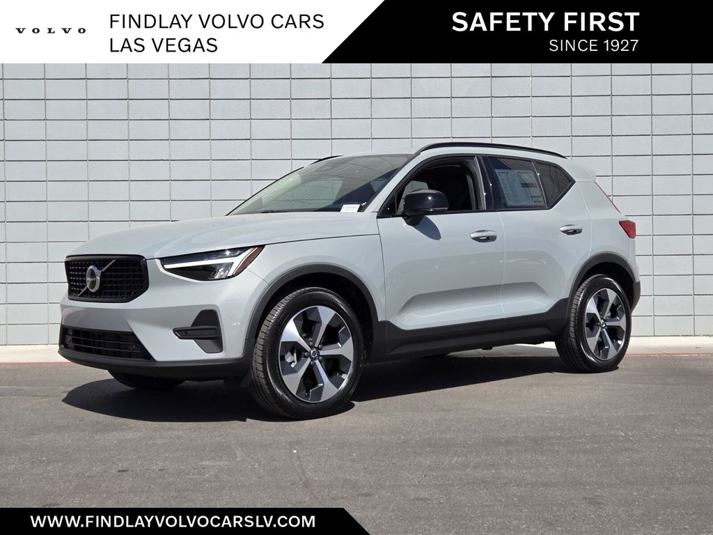 2026 Volvo XC40 SUV 