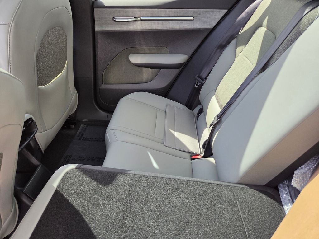 2026 Volvo EX30 Ultra - Photo 11