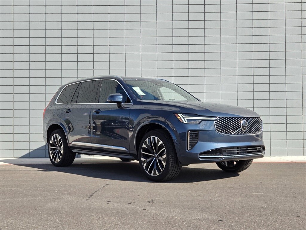 2026 Volvo XC90 T8 Plus photo 2