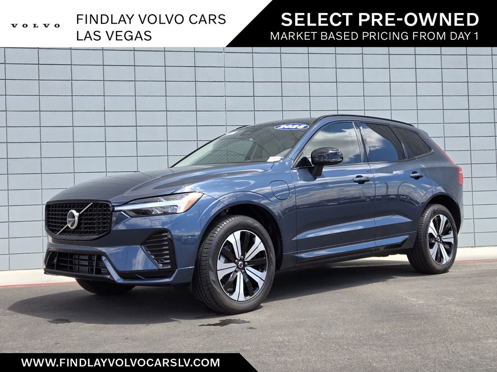 2025 Volvo XC60 T8 Core Dark AWD's photo