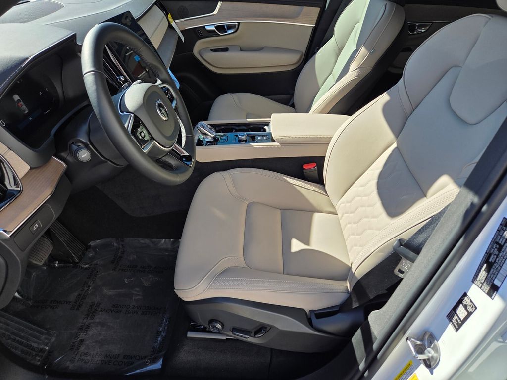 2026 Volvo XC90 Core - Photo 9