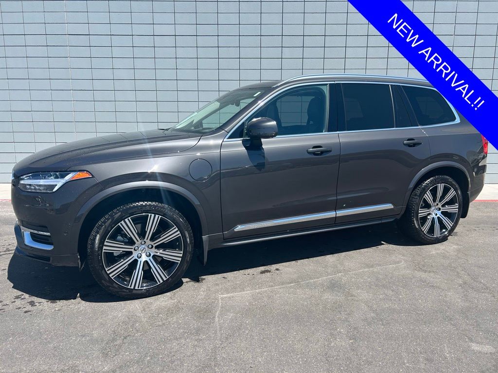 2024 Volvo XC90 plug-in hybrid SUV 