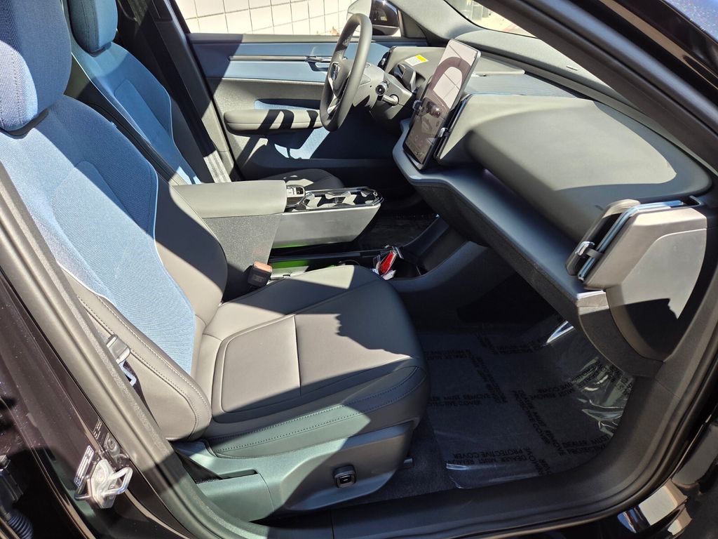 2026 Volvo EX30 Ultra - Photo 19