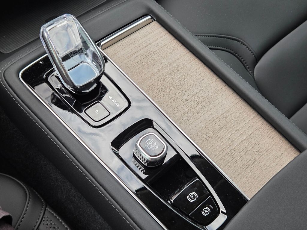 2026 Volvo XC90 Plus - Photo 32