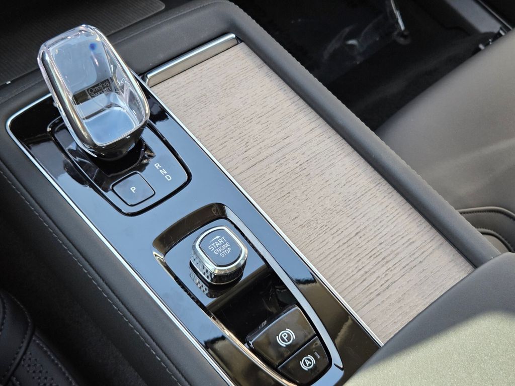 2026 Volvo XC90 Plus - Photo 32