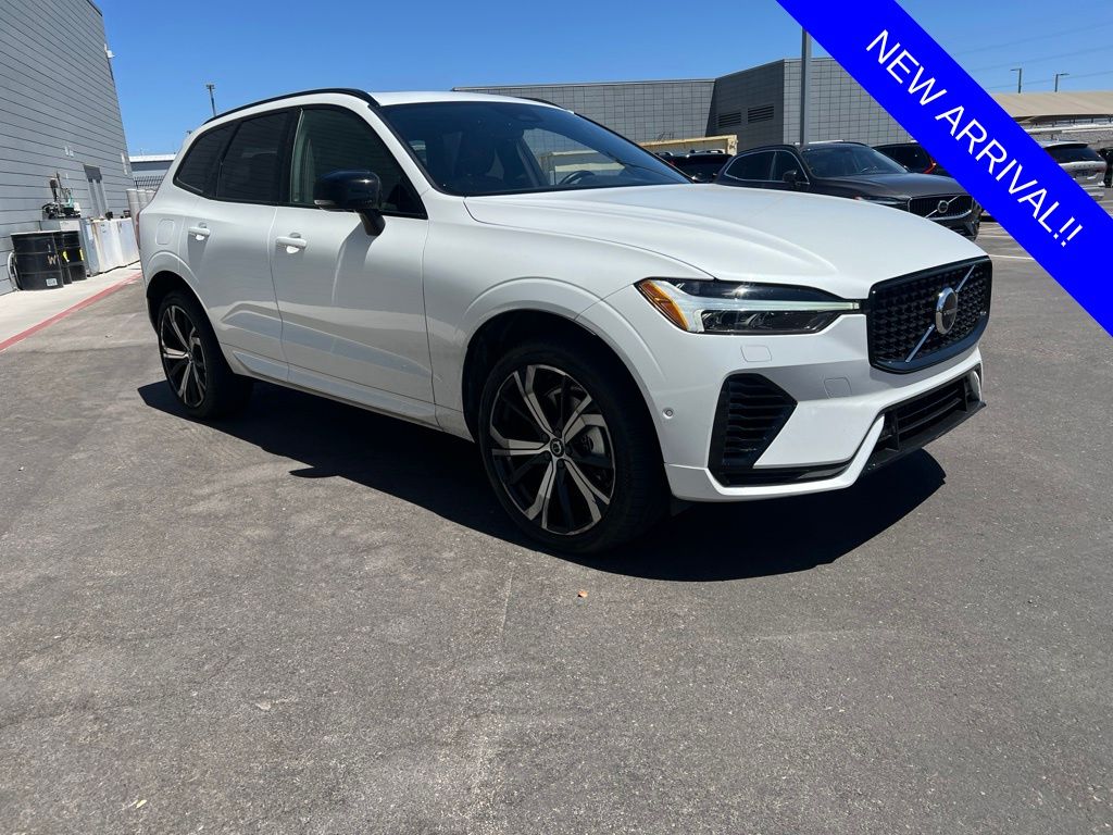 2024 Volvo XC60 T8 Ultimate Dark Theme AWD's photo