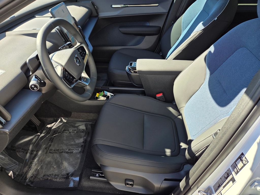 2026 Volvo EX30 Ultra - Photo 9