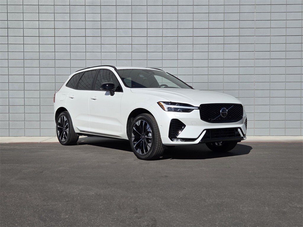 2026 Volvo XC60 B5 Plus photo 3