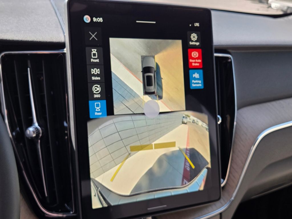 2026 Volvo XC60 Plus - Photo 29