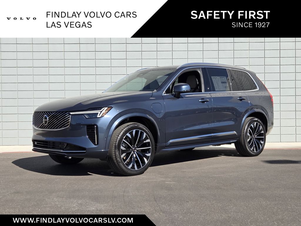 2026 Volvo XC90 Plus's photo