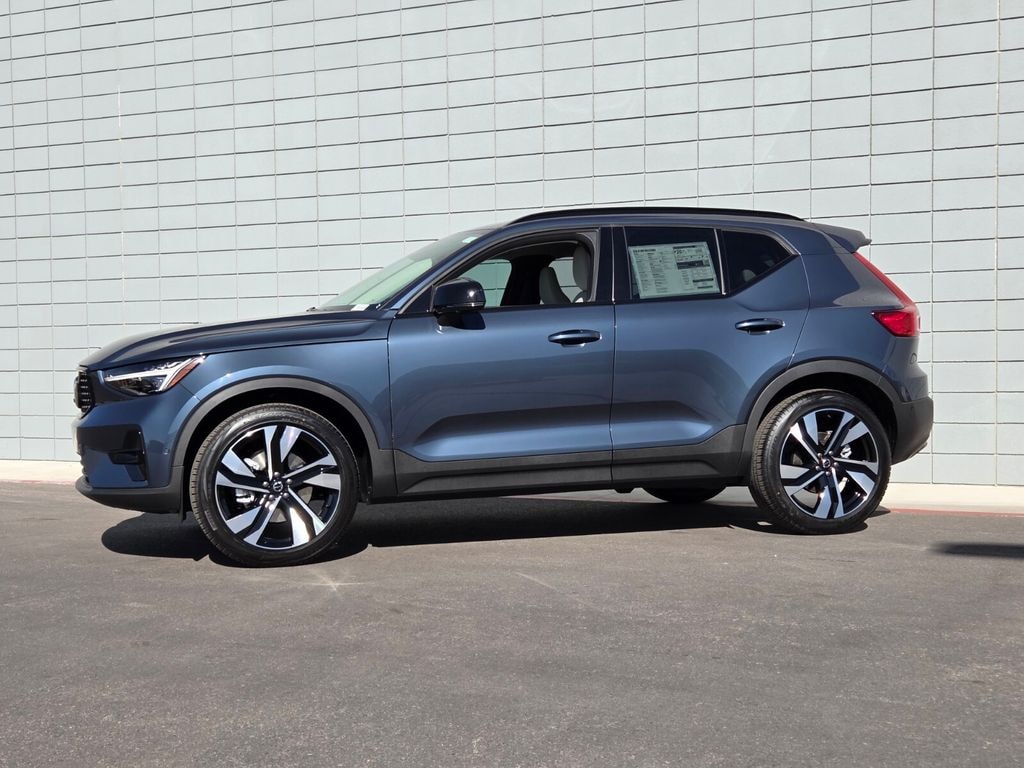 New 2026 Volvo XC40 B5 Ultra SUV