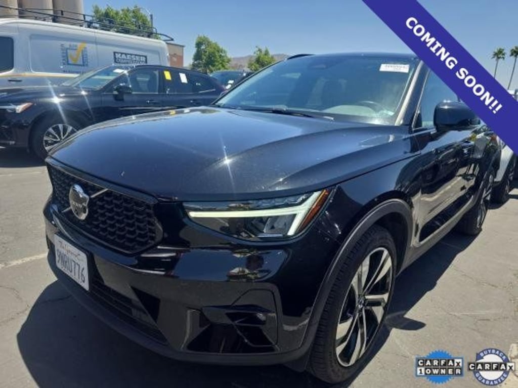 Certified 2025 Volvo XC40 B5 Plus Dark Theme SUV
