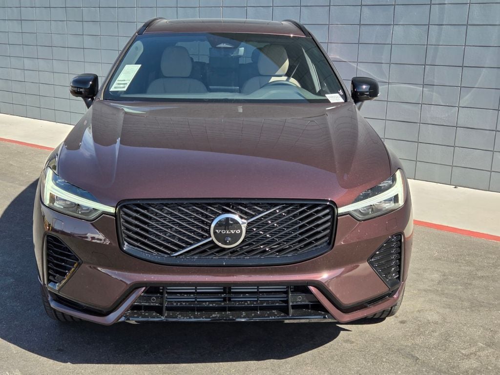 2026 Volvo XC60 Plus - Photo 8