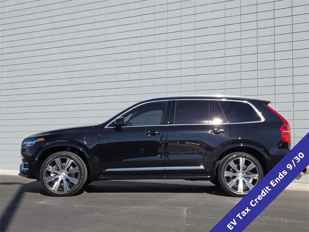 2025 Volvo XC90 T8 Plus photo 2