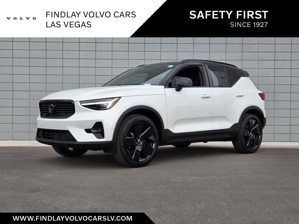2026 Volvo XC40 Ultra Black Edition's photo