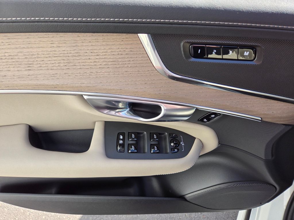 2026 Volvo XC90 Core - Photo 22