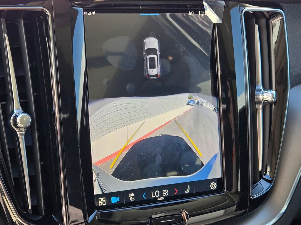 2025 Volvo XC60 Core - Photo 26
