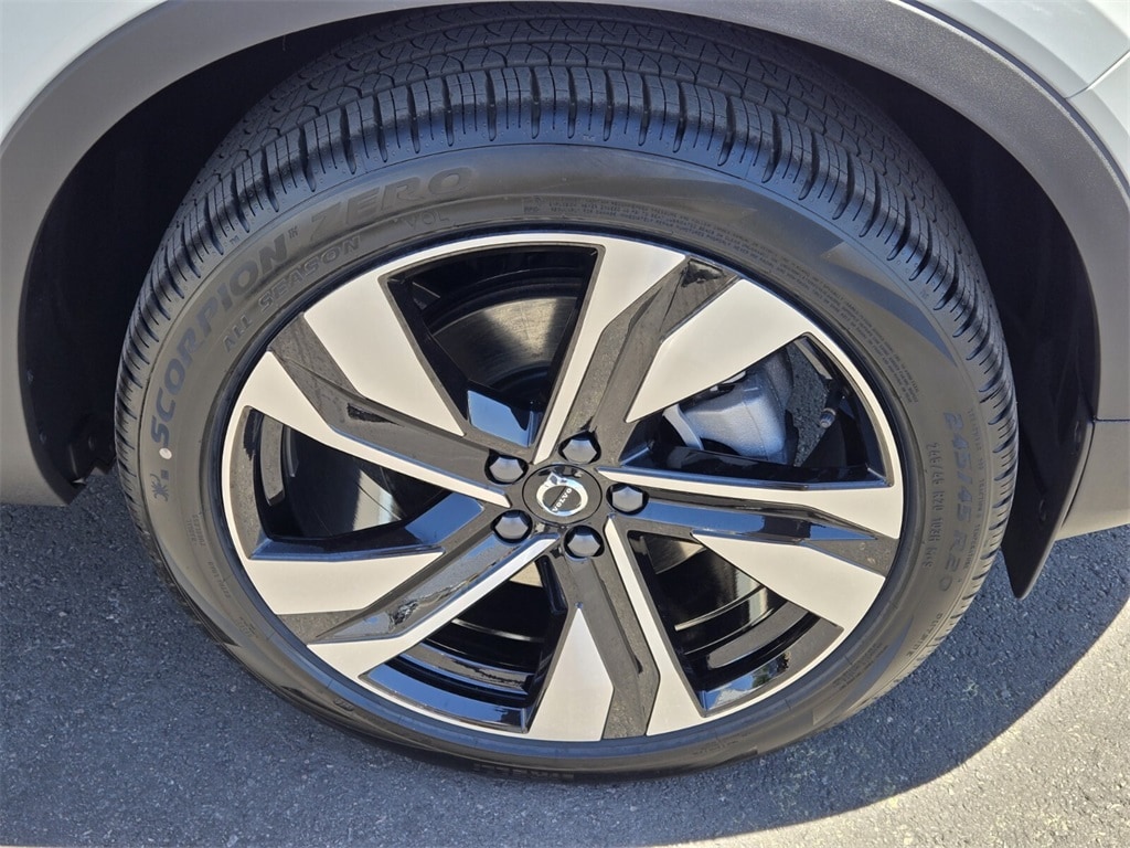 2025 Volvo XC40 Ultra - Photo 7