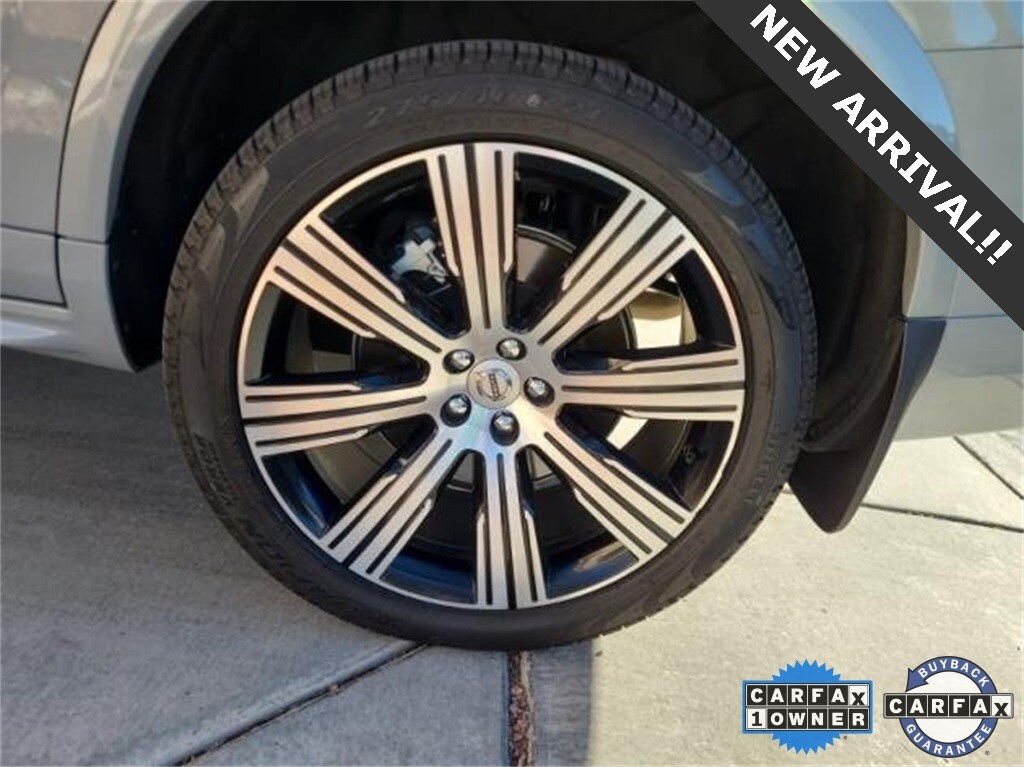 2024 Volvo XC90 B5 Plus photo 2