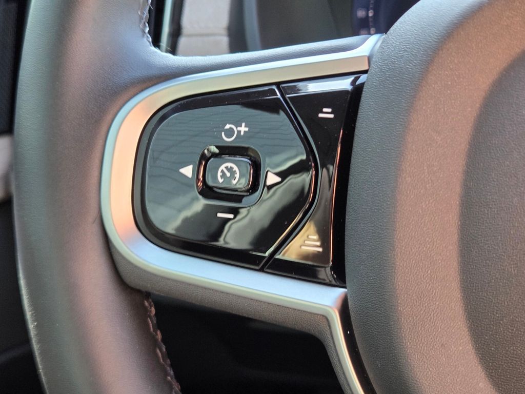 2026 Volvo XC90 Plus - Photo 32