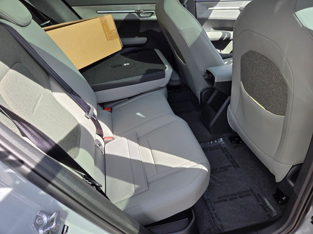2026 Volvo EX30 Ultra - Photo 17