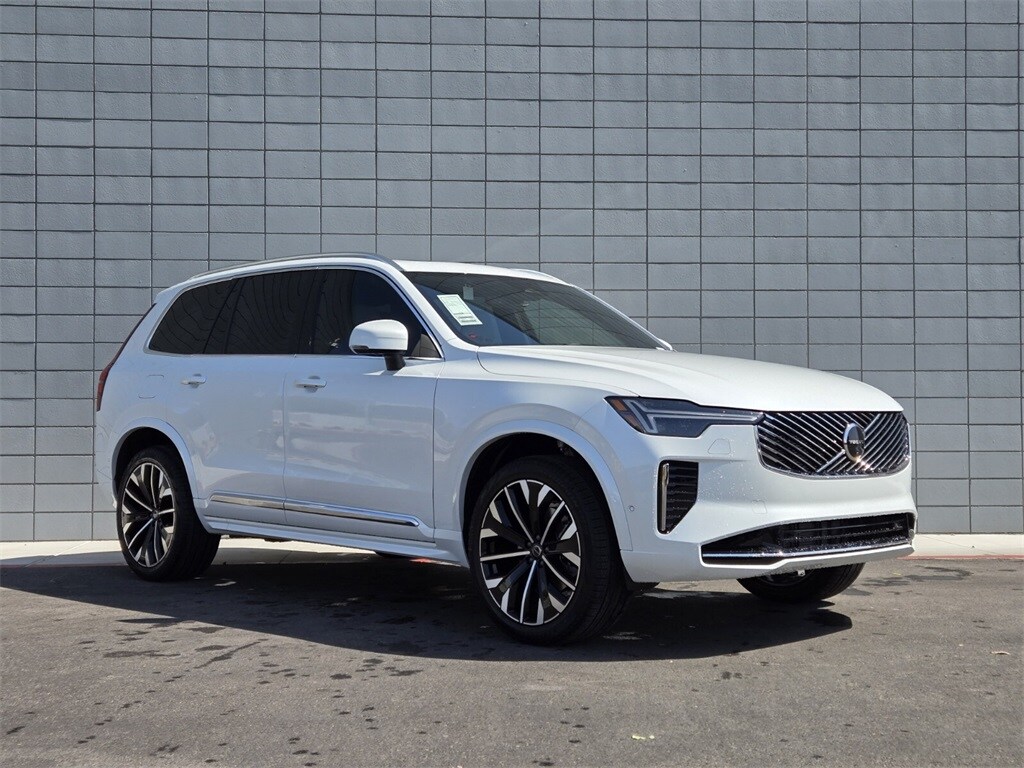 2025 Volvo XC90 Plus photo 2