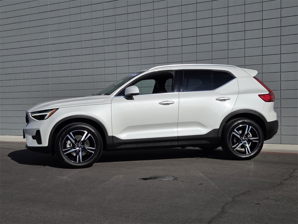 Certified 2025 Volvo XC40 B5 Core Bright Theme SUV