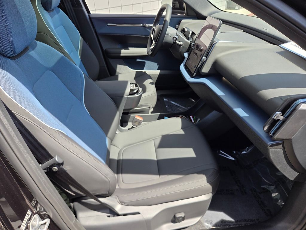 2026 Volvo EX30 Ultra - Photo 22