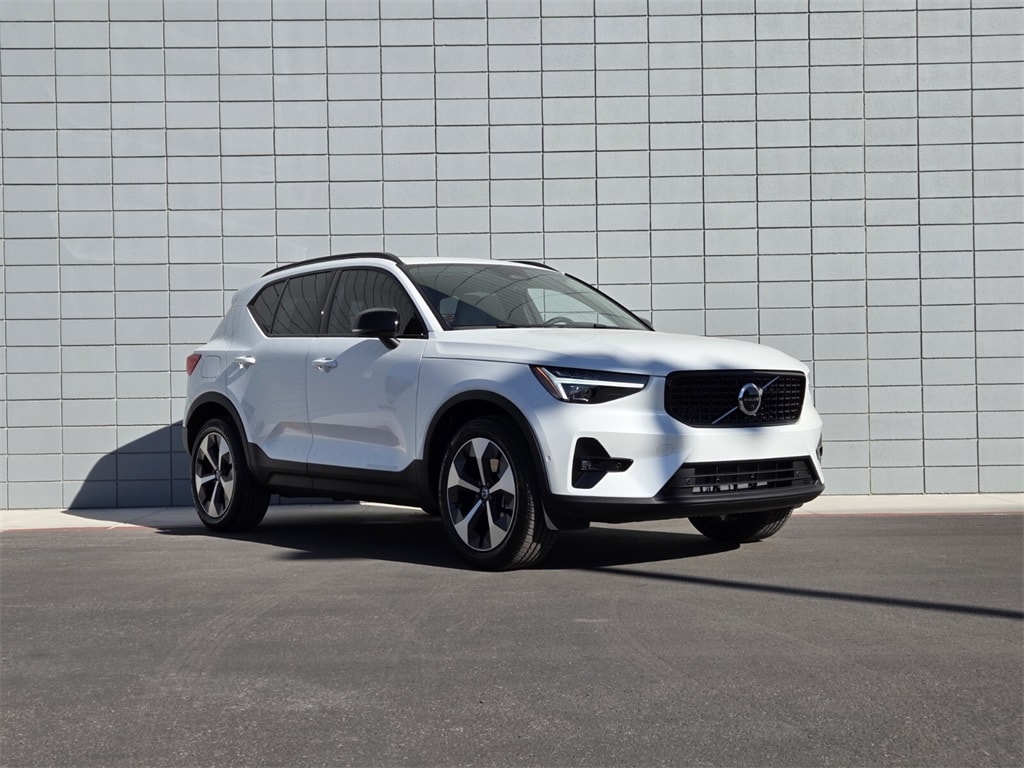 New 2026 Volvo XC40 B5 Plus SUV