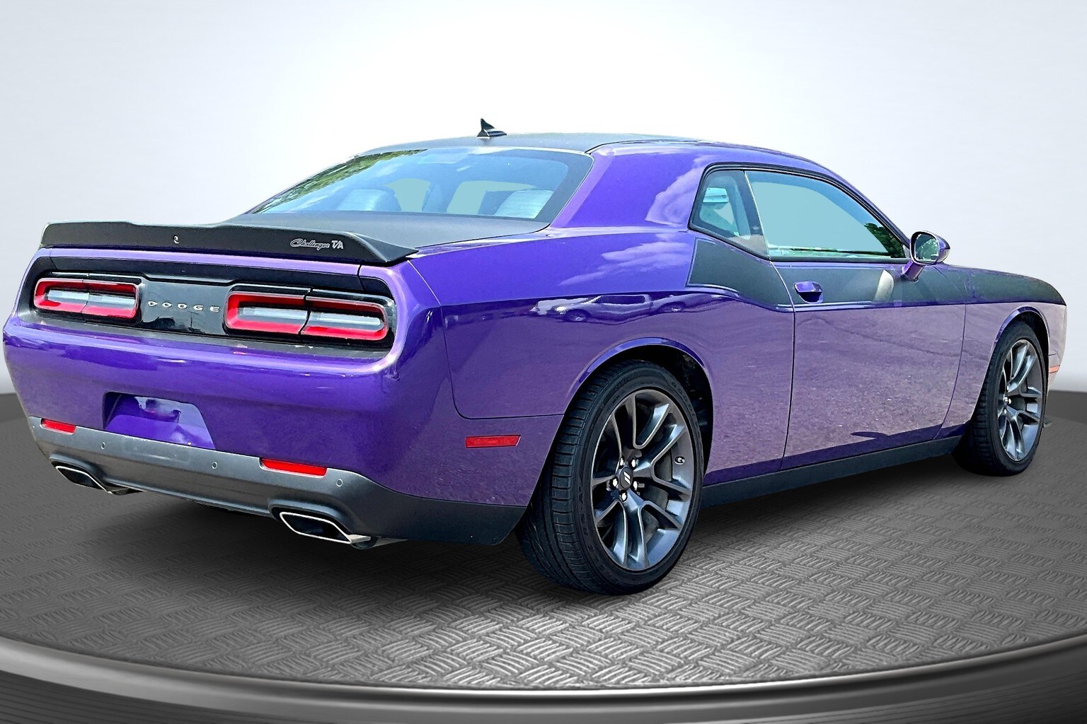 2023 Dodge Challenger R/T photo 2