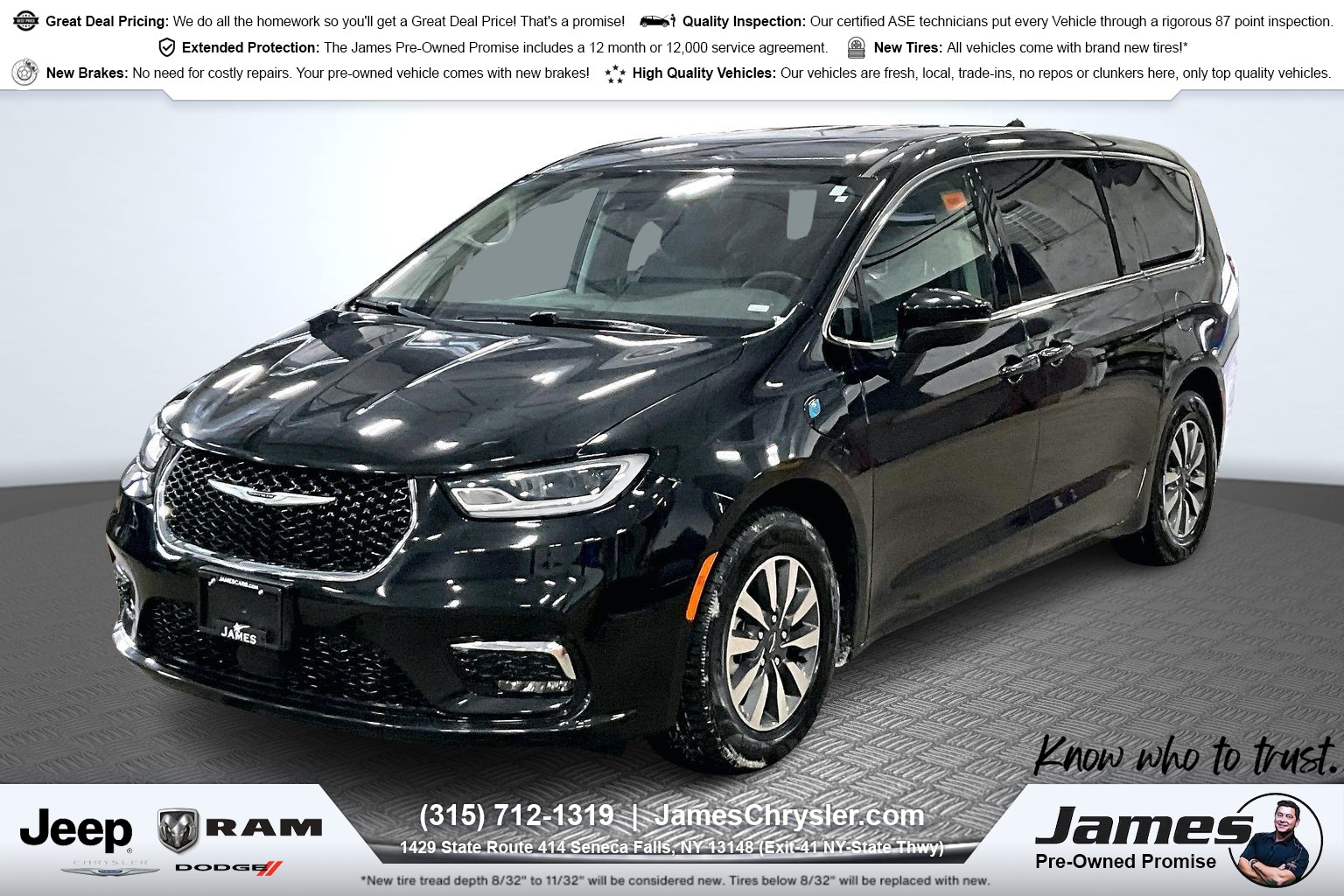 2023 Chrysler Pacifica Hybrid Touring L's photo