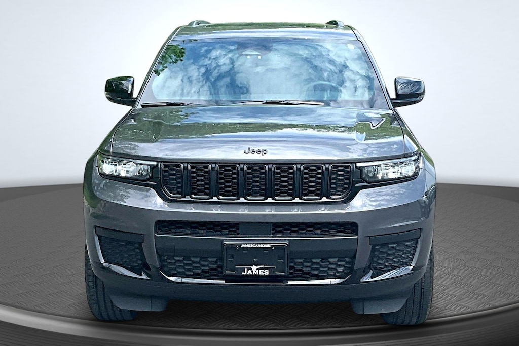 Used 2024 Jeep Grand Cherokee L Laredo SUV