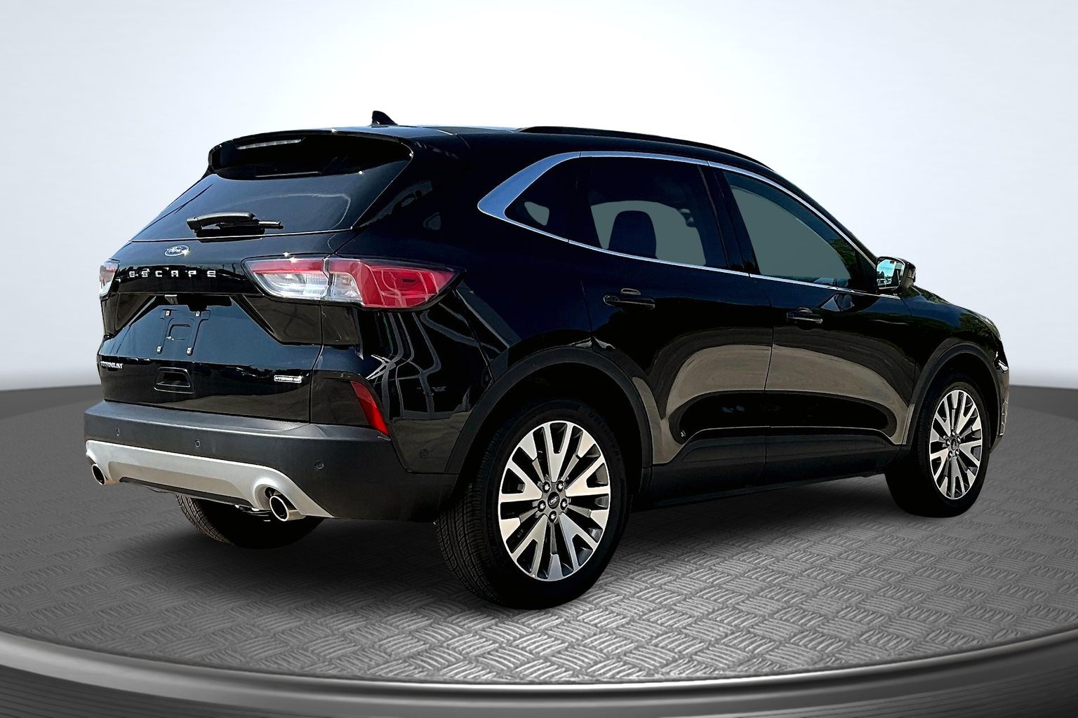 2021 Ford Escape Titanium Hybrid photo 2