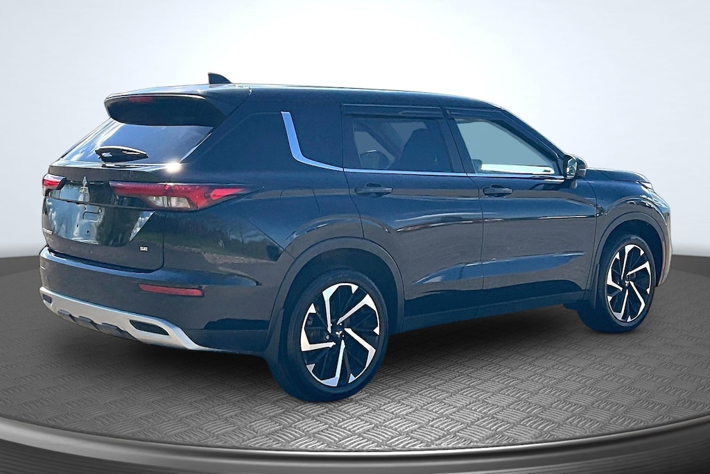 Used 2024 Mitsubishi Outlander SE SUV