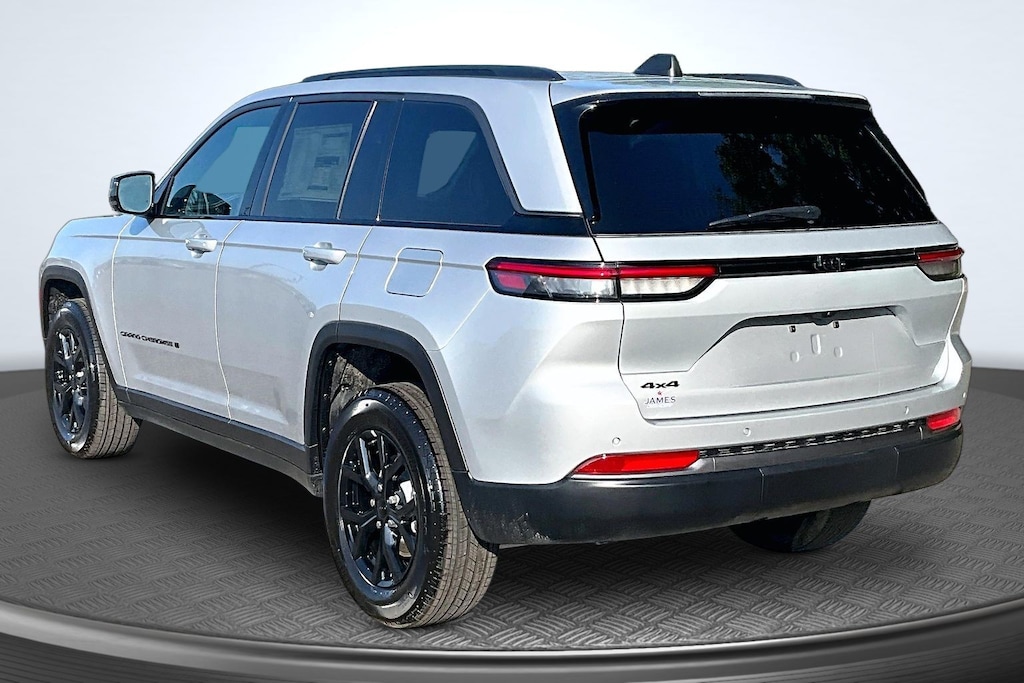 New 2026 Jeep Grand Cherokee Altitude 4x4 Sport Utility