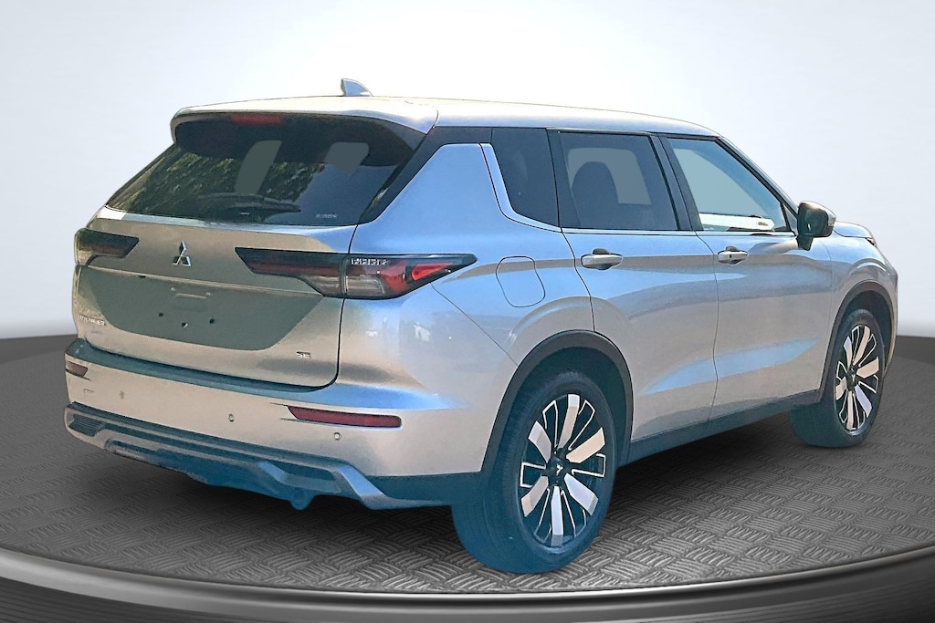 Used 2025 Mitsubishi Outlander SUV