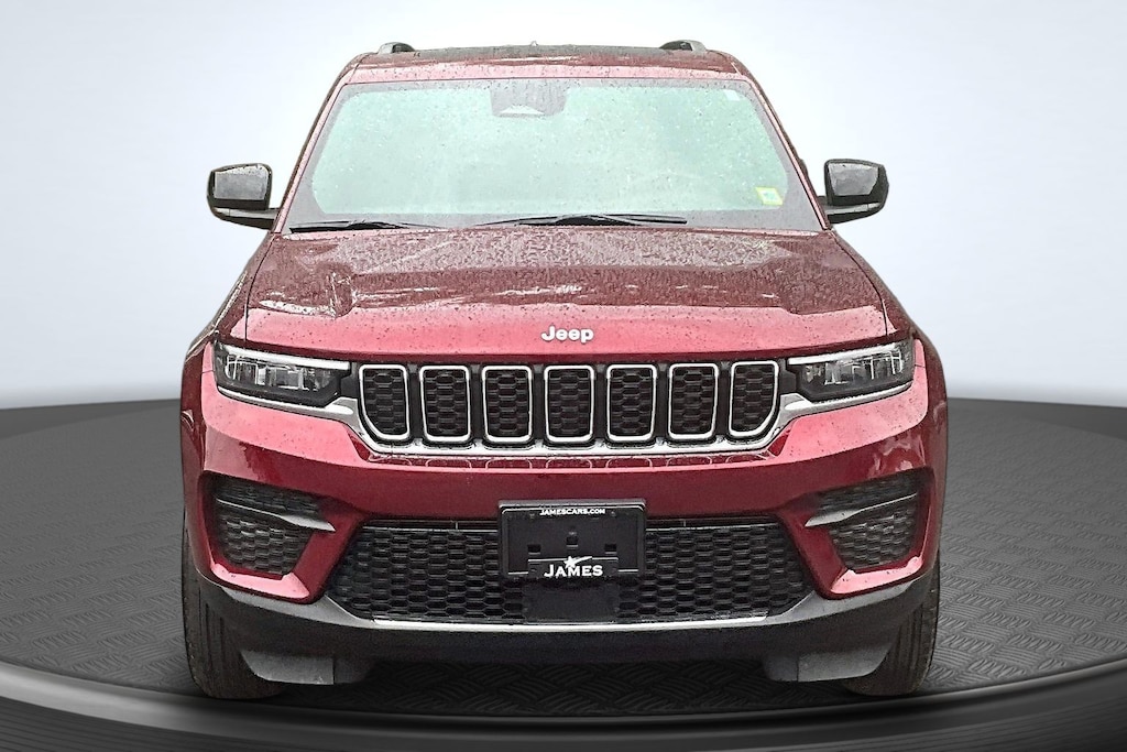 Used 2025 Jeep Grand Cherokee Laredo SUV