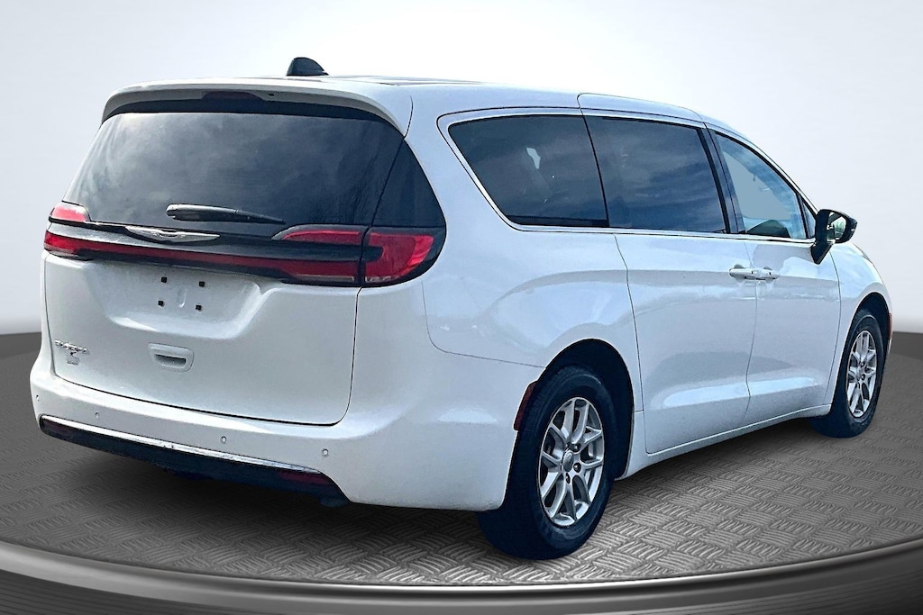 Used 2024 Chrysler Pacifica Touring L Van Passenger Van