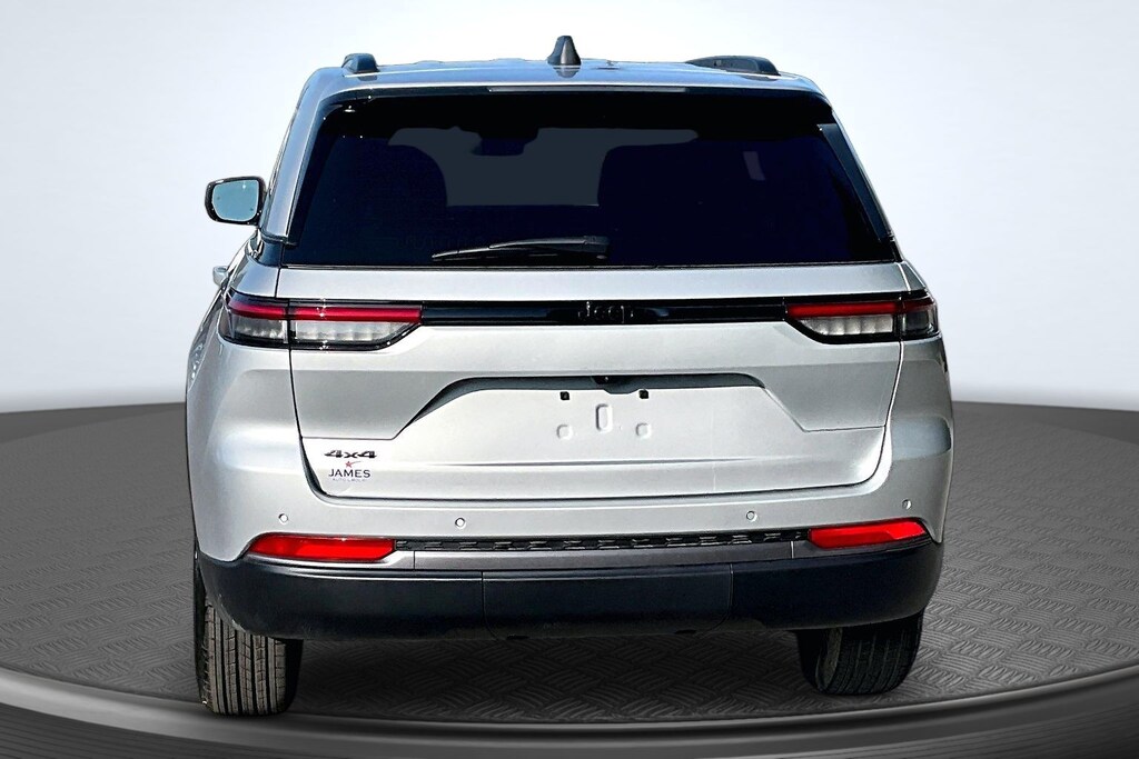 New 2026 Jeep Grand Cherokee Altitude 4x4 Sport Utility