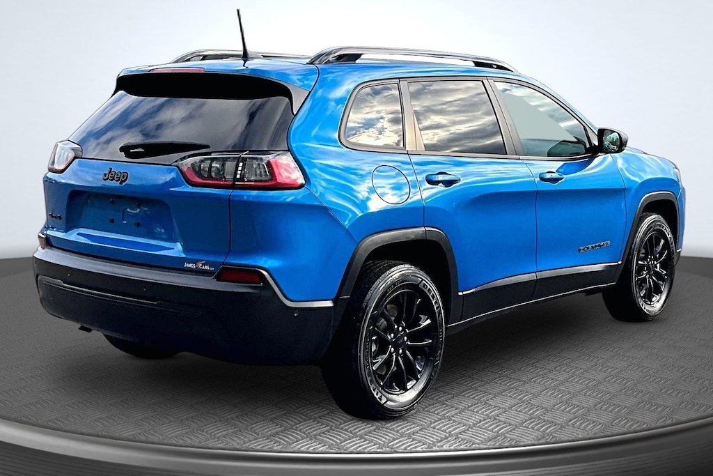 Used 2023 Jeep Cherokee Altitude Lux SUV