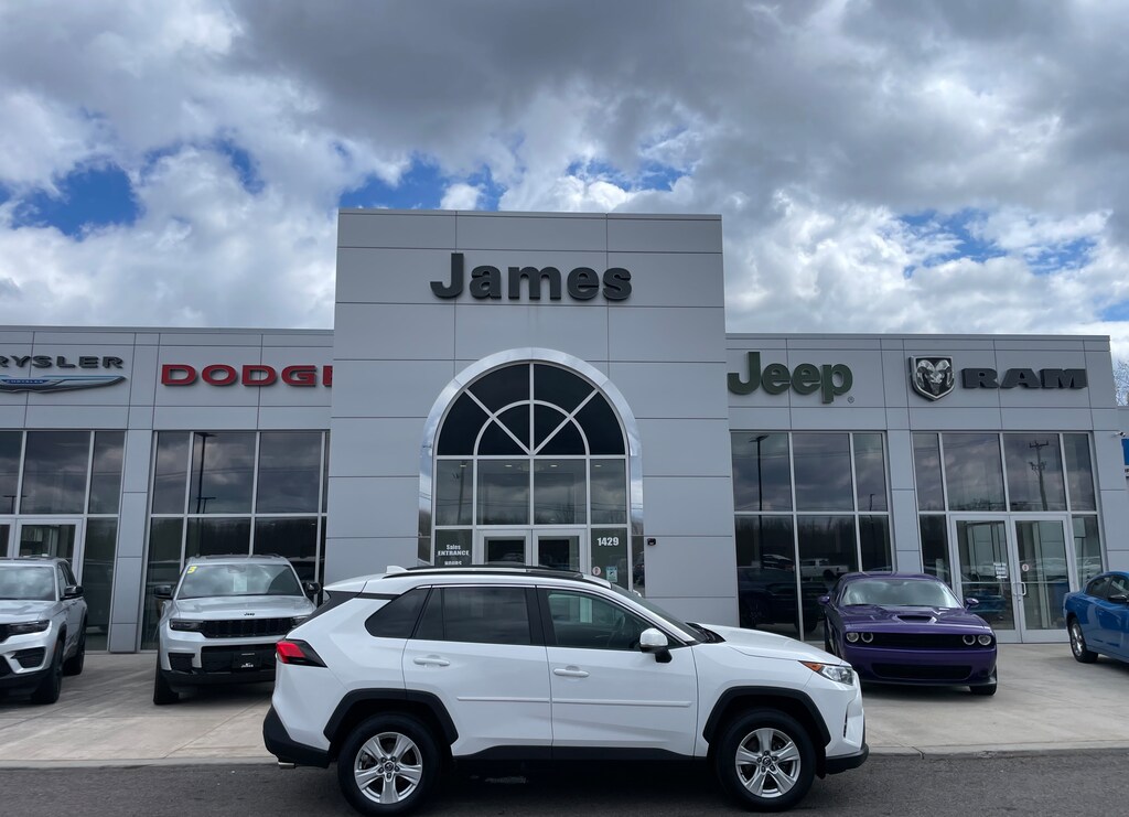 Used 2020 Toyota RAV4 XLE For Sale Tyre NY