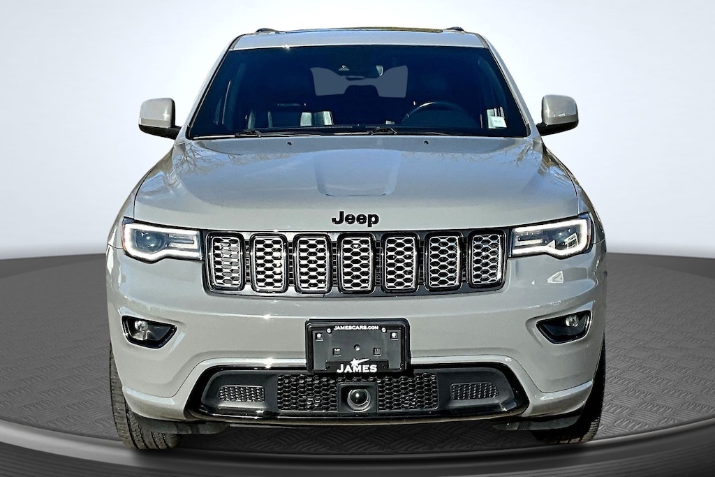 Used 2020 Jeep Grand Cherokee Laredo SUV
