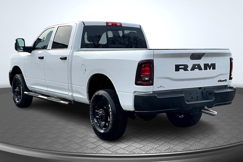 New 2026 Ram 3500 TRADESMAN CREW CAB 4X4 6'4 BOX Pickup