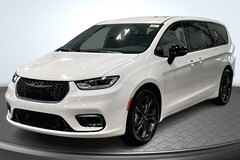 2026 Chrysler Pacifica SELECT Passenger Van