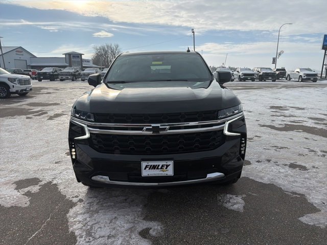 2024 Chevrolet Suburban LS photo 2