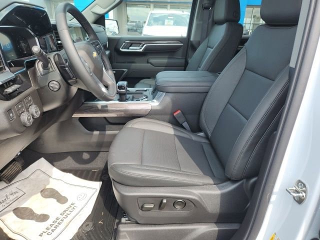 2026 Chevrolet Silverado 1500 LTZ - Photo 15