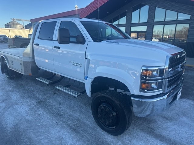 2023 Chevrolet Silverado 5500HD Work Truck photo 3