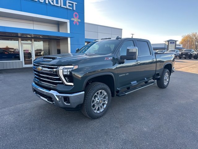 2025 Chevrolet Silverado 2500HD LTZ photo 2