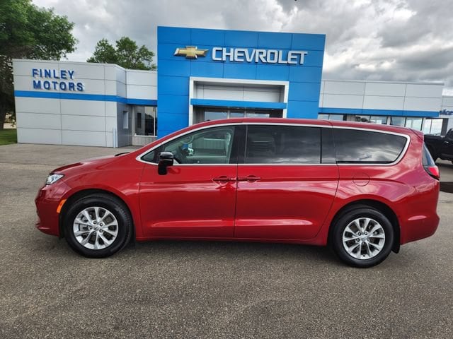2024 Chrysler Pacifica Van Passenger Van 