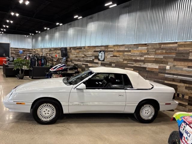 1988 Chrysler LeBaron's photo